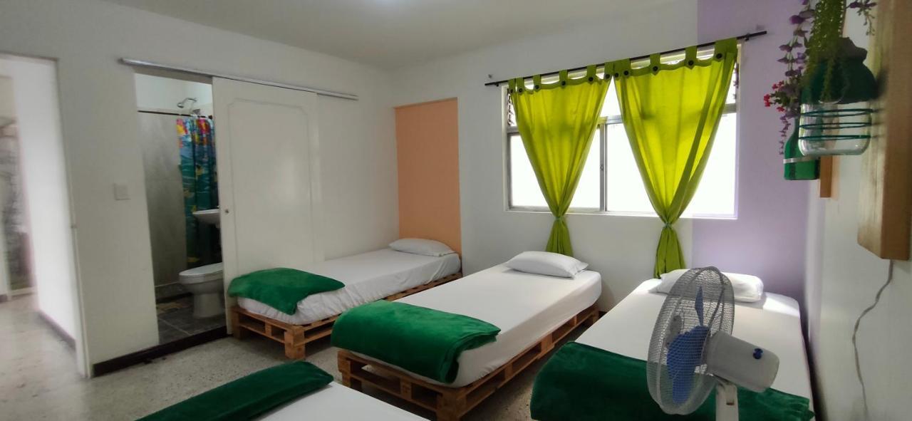 Hostal Rich Medellin Luaran gambar