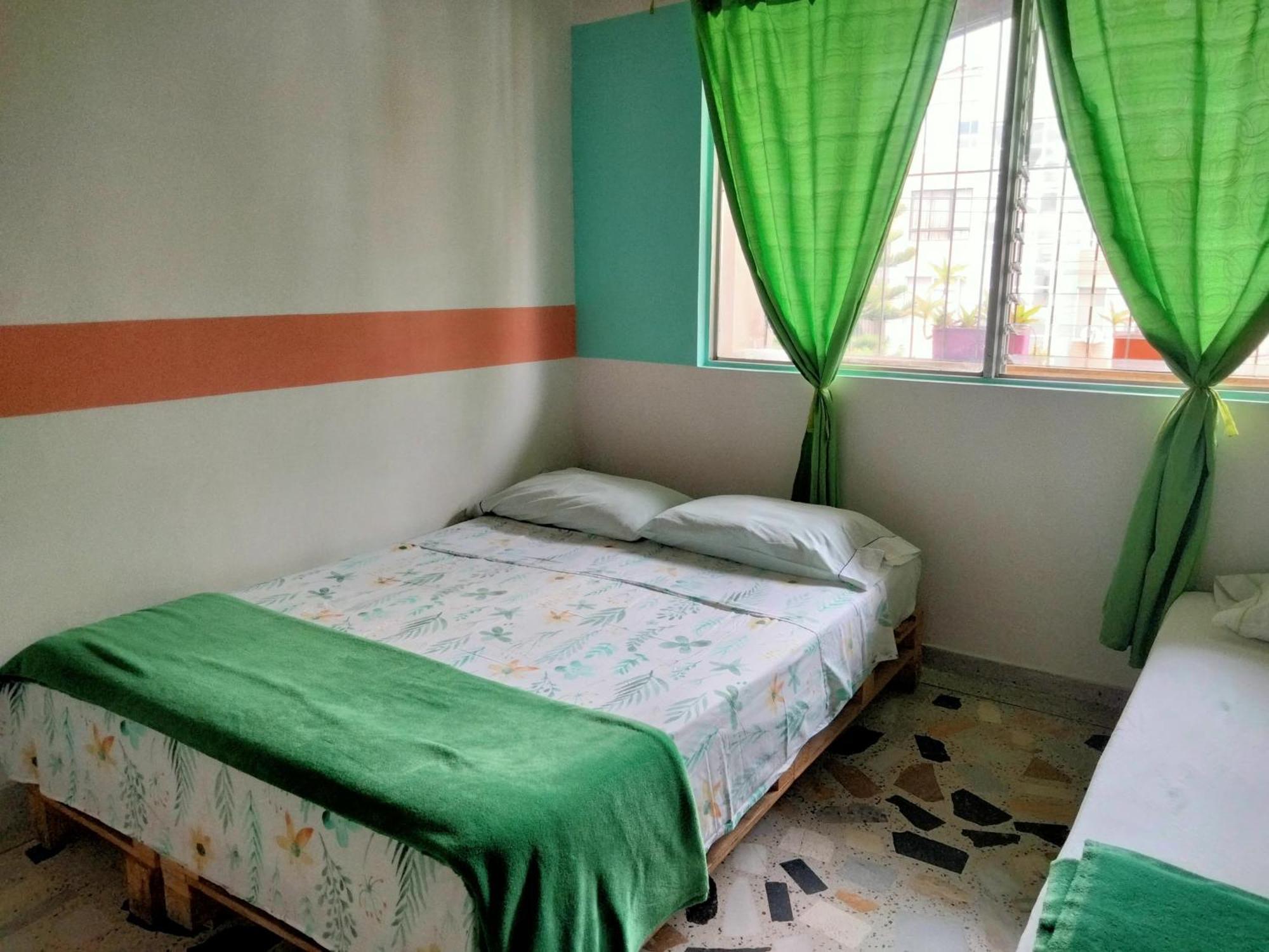 Hostal Rich Medellin Luaran gambar